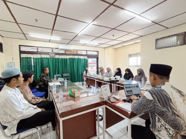 Ketua Yayasan Darul Fikri Bawen Teguhkan Visi Perjuangan Pendidikan dalam Pembinaan Guru dan Karyawan