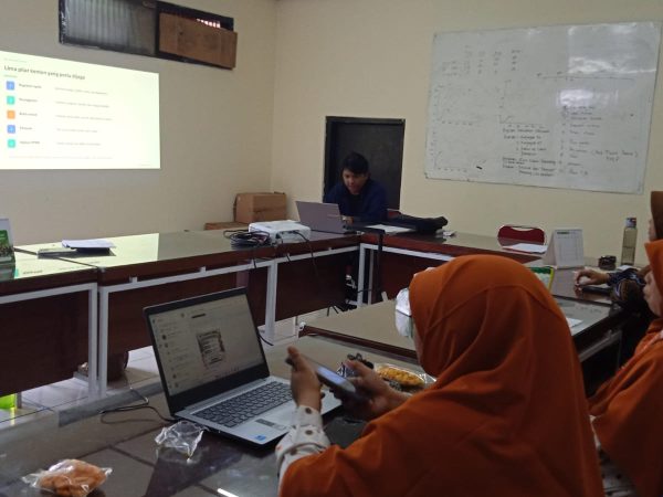 Yayasan Darul Fikri Bawen Perkuat Branding dan Kampanye SPMB melalui Pelatihan Media Sosial Terpadu